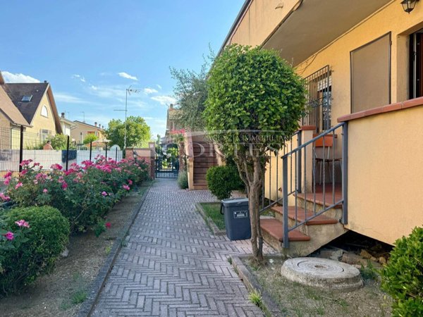 appartamento in vendita a Mondolfo in zona Marotta