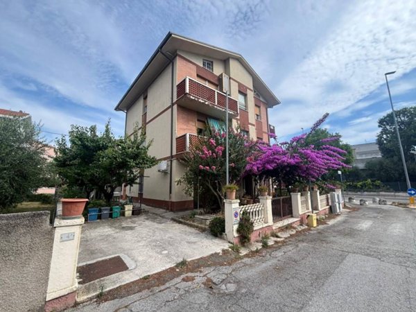 appartamento in vendita a Mondolfo in zona Marotta