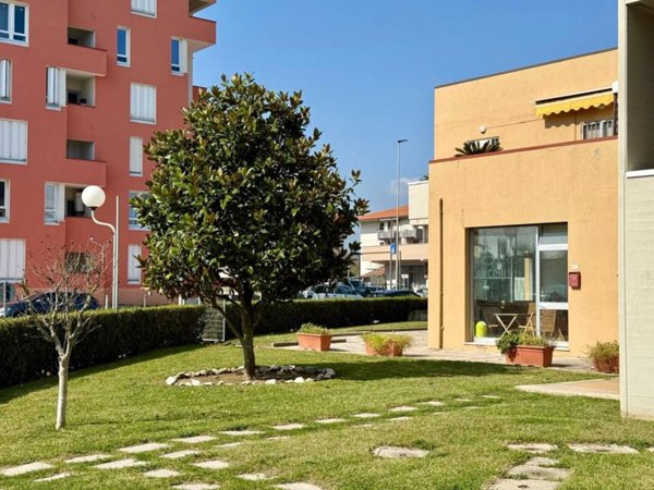 appartamento in vendita a Mondolfo in zona Marotta