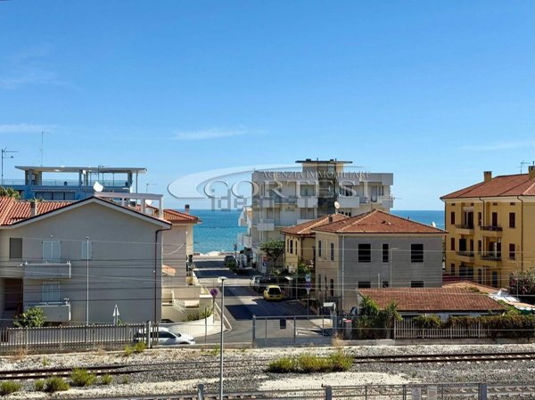 appartamento in vendita a Mondolfo in zona Marotta