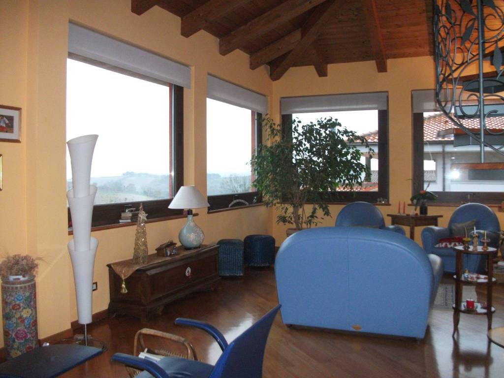 casa indipendente in vendita a Mondolfo