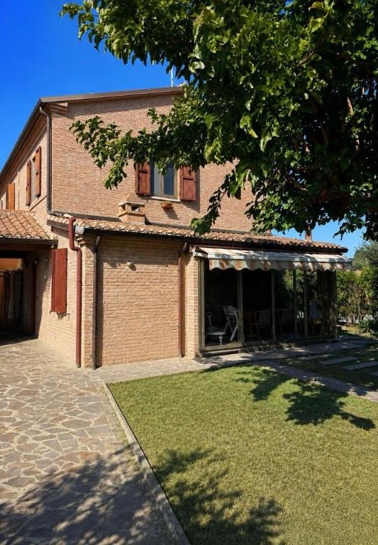 casa indipendente in vendita a Mondolfo in zona Marotta