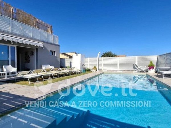 casa indipendente in vendita a Mondolfo in zona Marotta