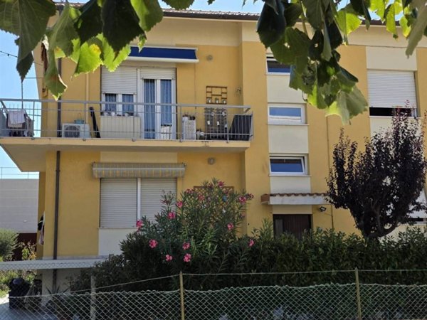 appartamento in vendita a Mondolfo in zona Marotta