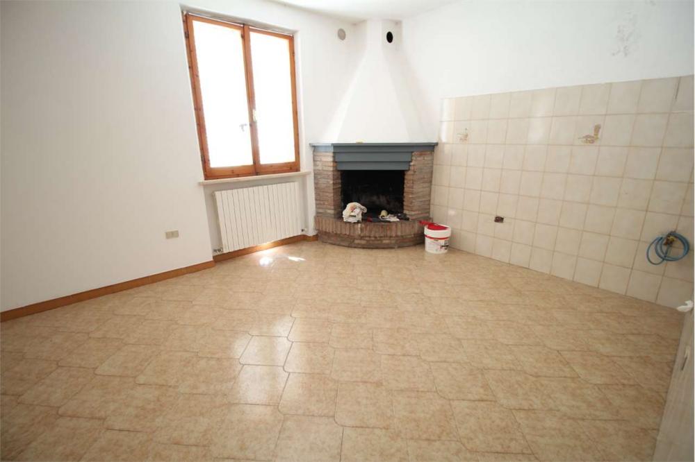 appartamento in vendita a Montecalvo in Foglia in zona Borgo Massano