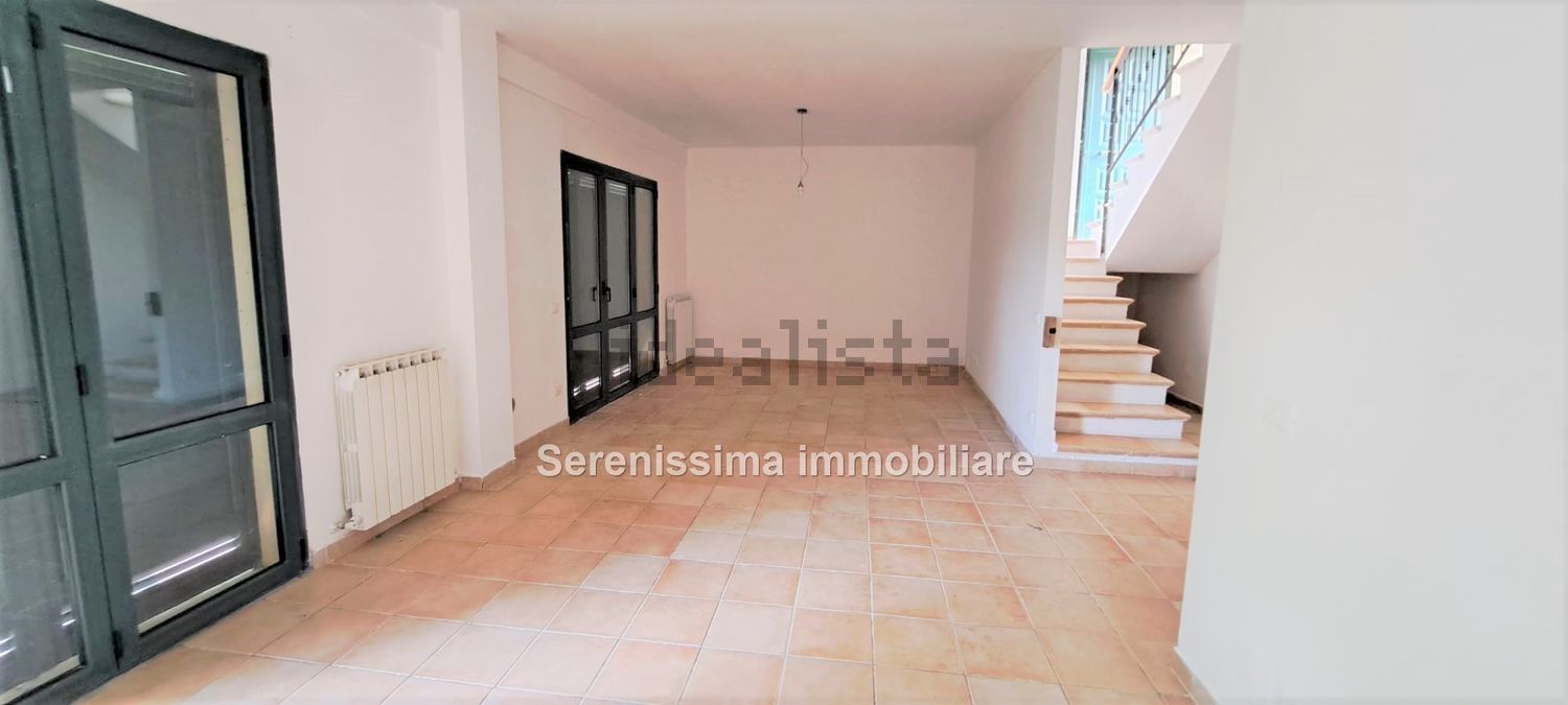 appartamento in vendita a Montecalvo in Foglia in zona Ca' Gallo