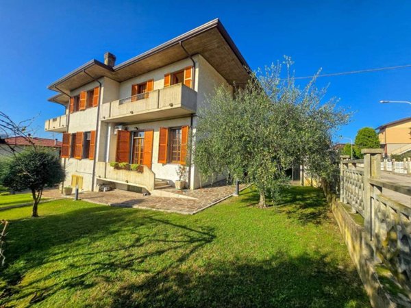 appartamento in vendita a Montecalvo in Foglia in zona Ca' Gallo