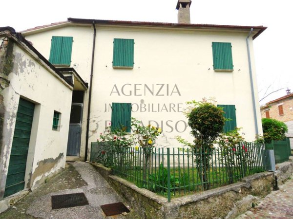 casa indipendente in vendita a Montecalvo in Foglia