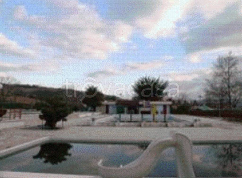negozio in vendita a Montecalvo in Foglia