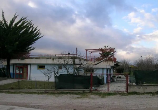 negozio in vendita a Montecalvo in Foglia