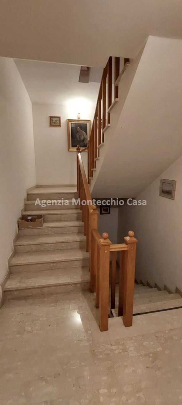 casa indipendente in vendita a Montecalvo in Foglia in zona Ca' Gallo