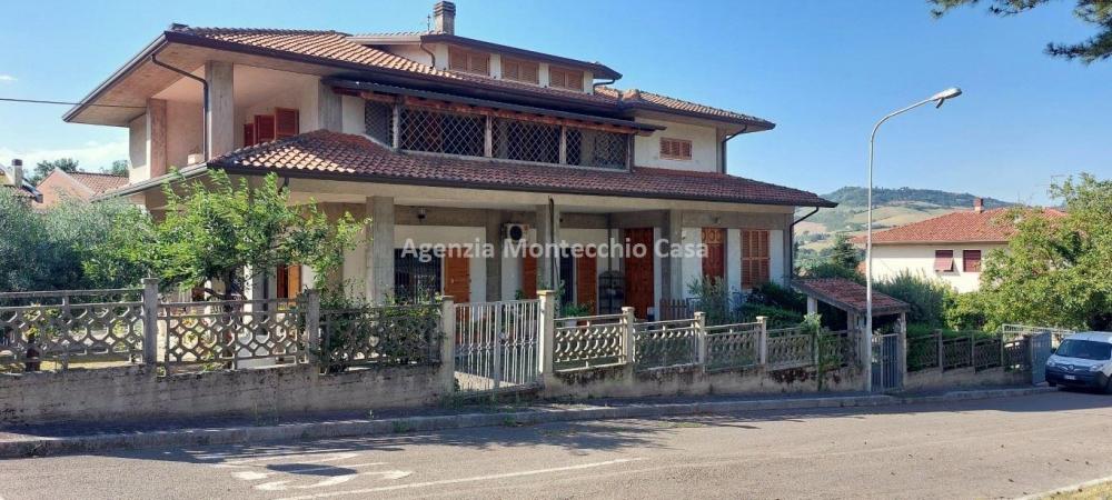 casa indipendente in vendita a Montecalvo in Foglia in zona Ca' Gallo
