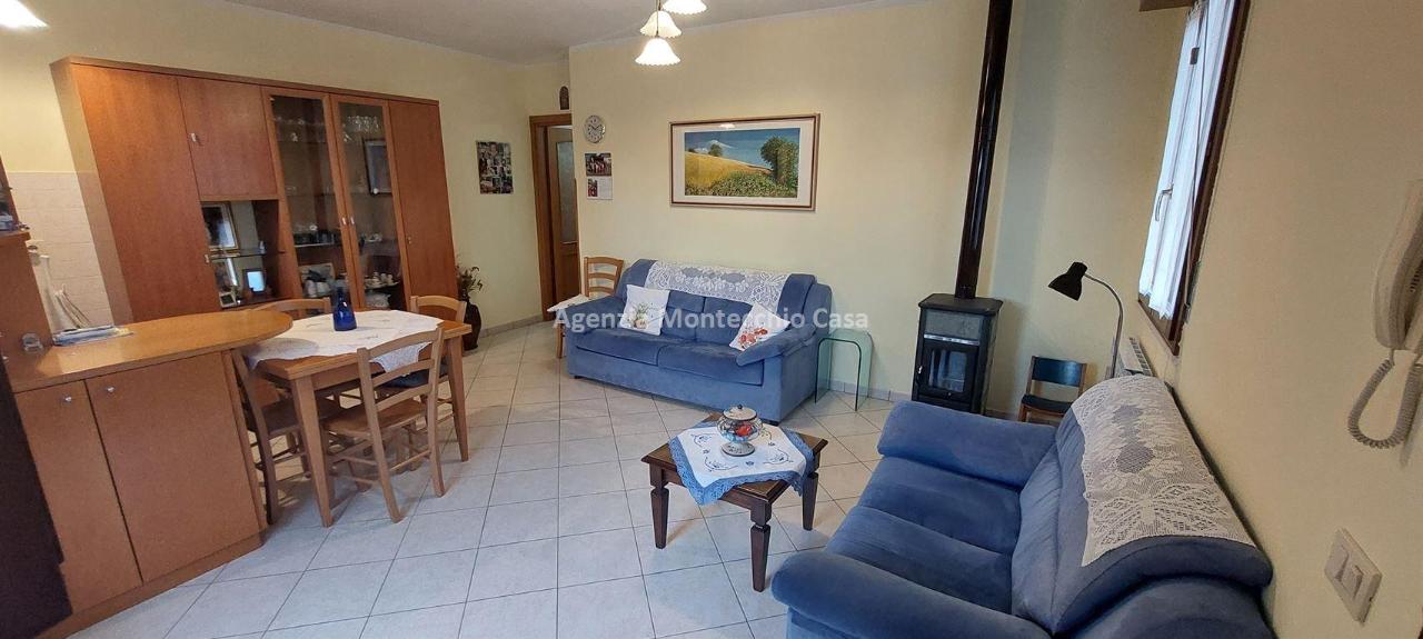 appartamento in vendita a Montecalvo in Foglia in zona Borgo Massano