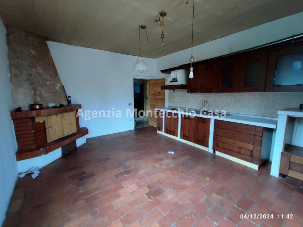 casa indipendente in vendita a Montecalvo in Foglia in zona Borgo Massano