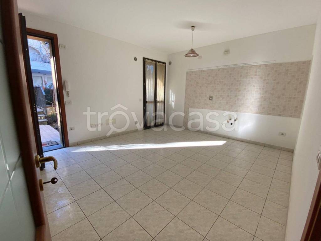 appartamento in vendita a Montecalvo in Foglia in zona Borgo Massano