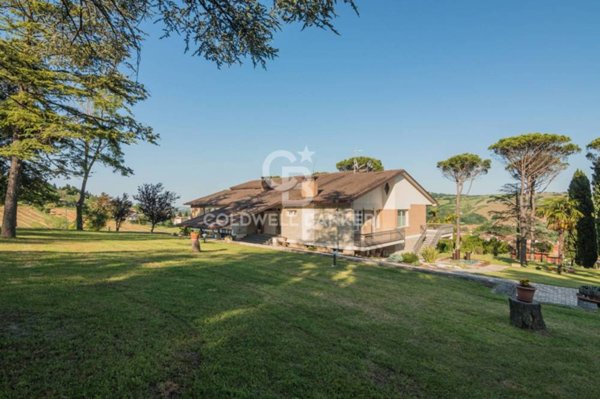 casa indipendente in vendita a Montecalvo in Foglia
