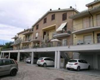 appartamento in vendita a Montecalvo in Foglia