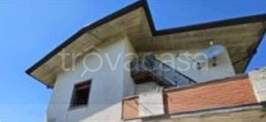 casa indipendente in vendita a Montecalvo in Foglia