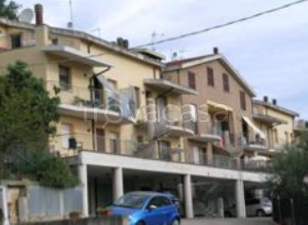 appartamento in vendita a Montecalvo in Foglia in zona Borgo Massano