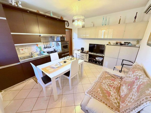 appartamento in vendita a Montecalvo in Foglia in zona Ca' Gallo