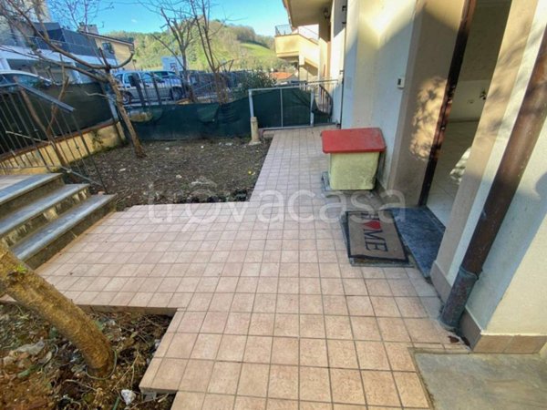 appartamento in vendita a Montecalvo in Foglia in zona Borgo Massano