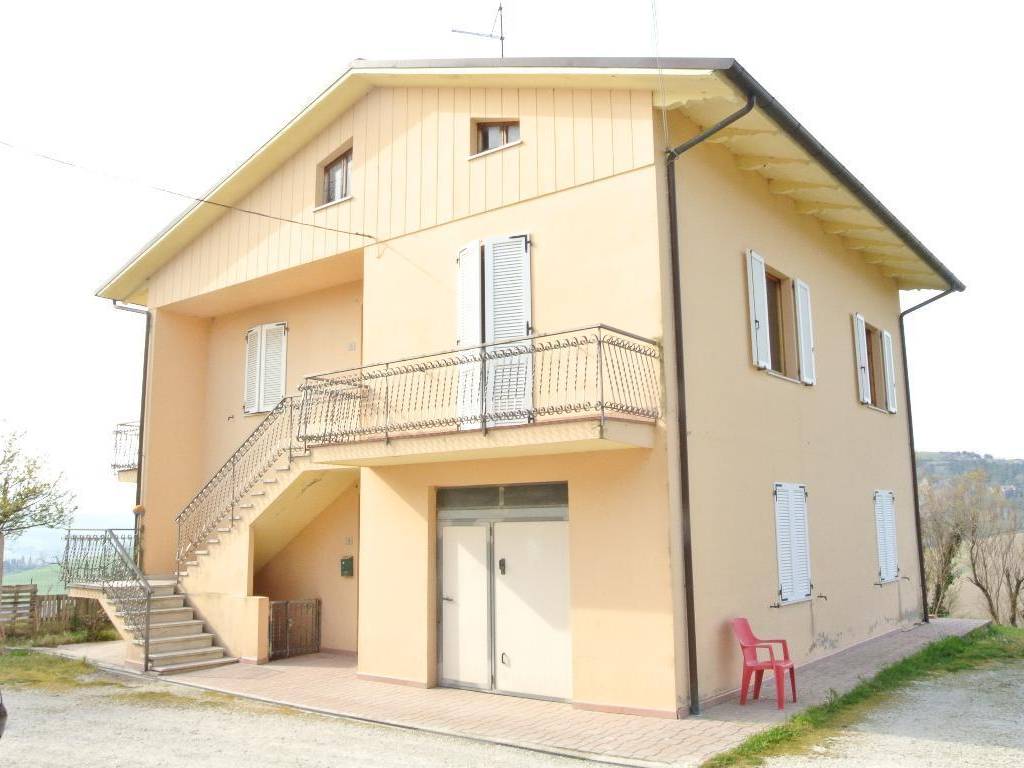 casa indipendente in vendita a Montecalvo in Foglia in zona Borgo Massano