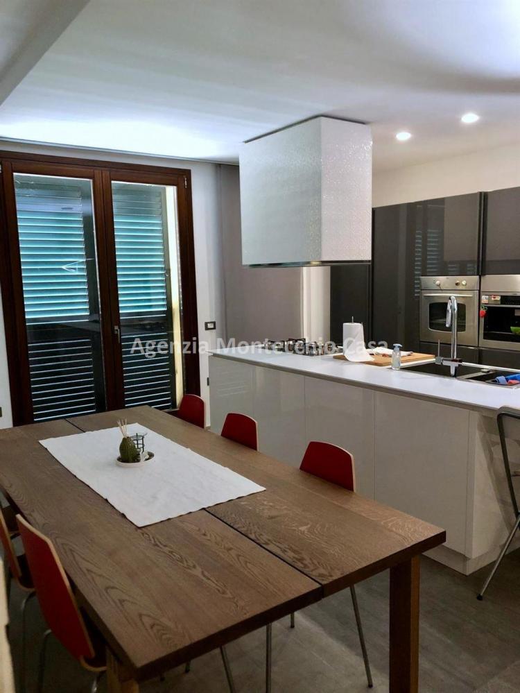 appartamento in vendita a Montecalvo in Foglia in zona Ca' Gallo