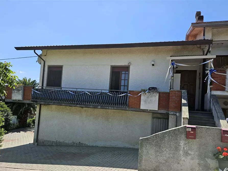 casa indipendente in vendita a Montecalvo in Foglia