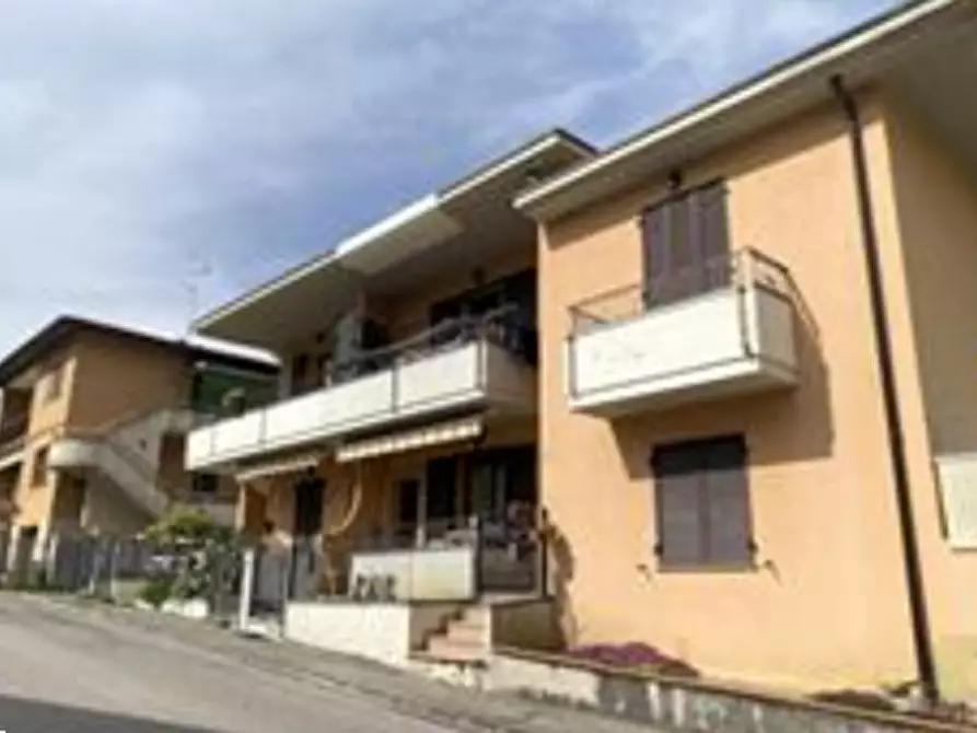 appartamento in vendita a Montecalvo in Foglia in zona Ca' Gallo