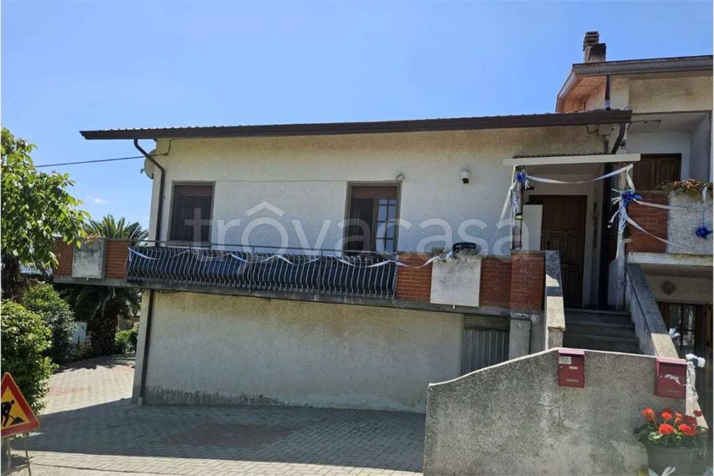 casa indipendente in vendita a Montecalvo in Foglia