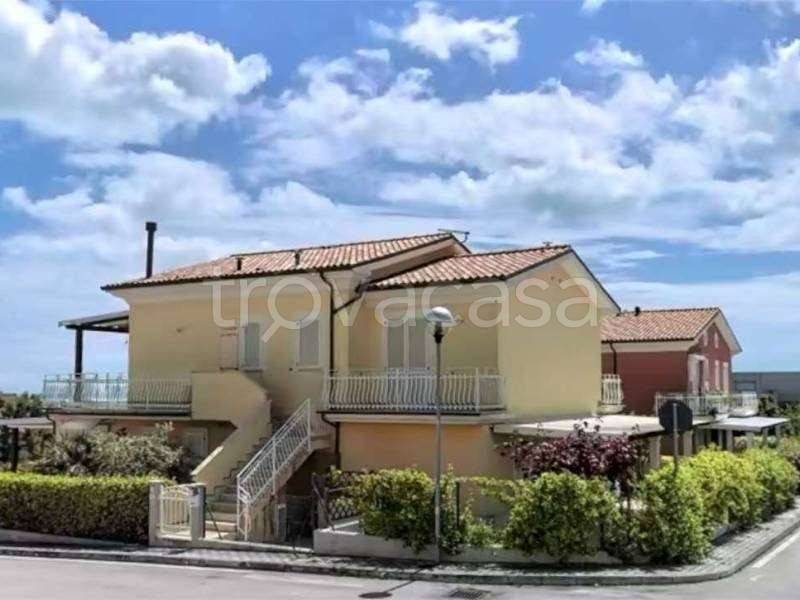 appartamento in vendita a Montecalvo in Foglia in zona Borgo Massano