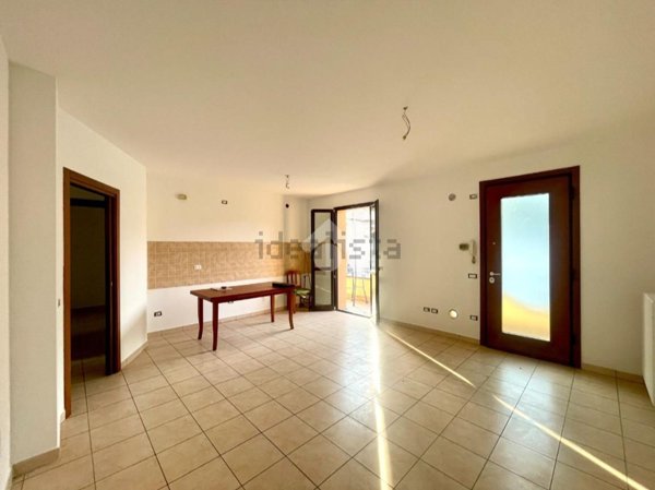 appartamento in vendita a Montecalvo in Foglia