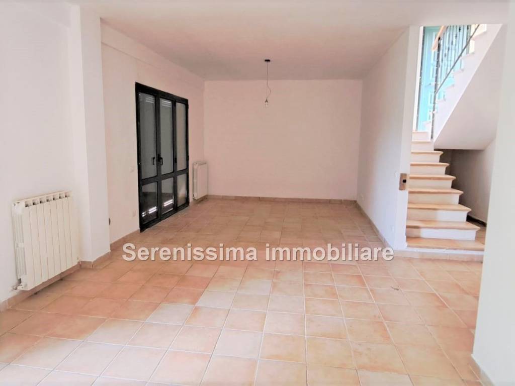 appartamento in vendita a Montecalvo in Foglia in zona Ca' Gallo