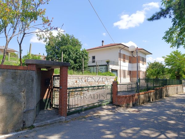 casa indipendente in vendita a Montecalvo in Foglia