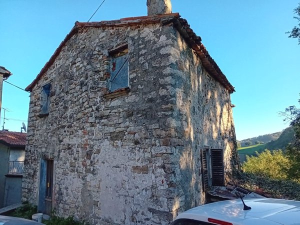 pentavano in vendita a Monte Cerignone
