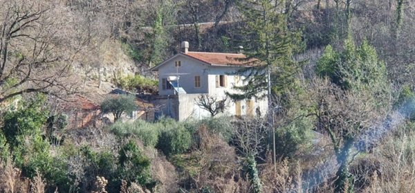 casa indipendente in vendita a Montefelcino in zona Fontecorniale