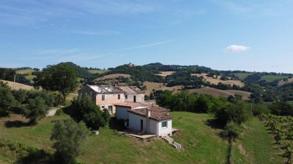 casa indipendente in vendita a Montefelcino