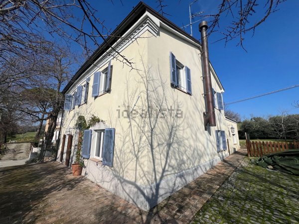 casa indipendente in vendita a Montefelcino