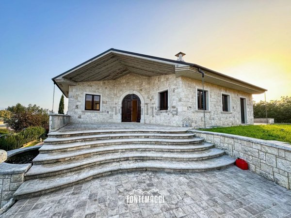 casa indipendente in vendita a Montefelcino in zona Ponte degli Alberi