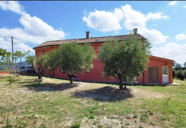 appartamento in vendita a Montefelcino in zona Monteguiduccio