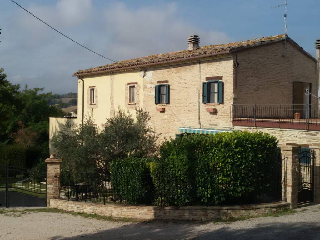 casa indipendente in vendita a Montefelcino in zona Monteguiduccio