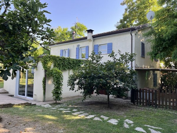 casa indipendente in vendita a Montefelcino