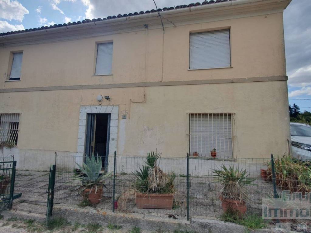 casa indipendente in vendita a Montefelcino