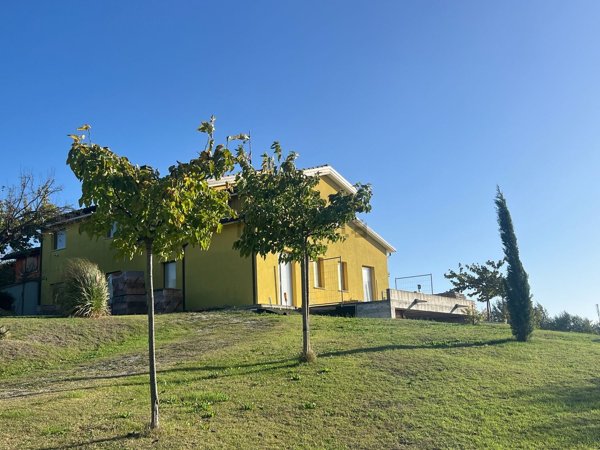 casa indipendente in vendita a Montefelcino