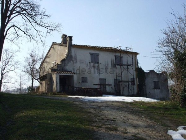 casa indipendente in vendita a Montefelcino in zona Monteguiduccio