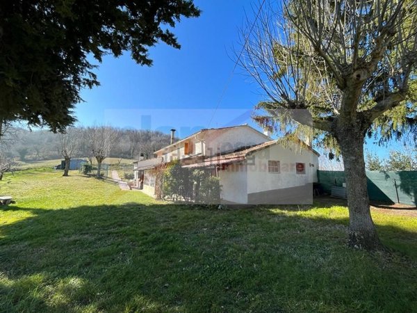 casa indipendente in vendita a Montefelcino in zona Monteguiduccio