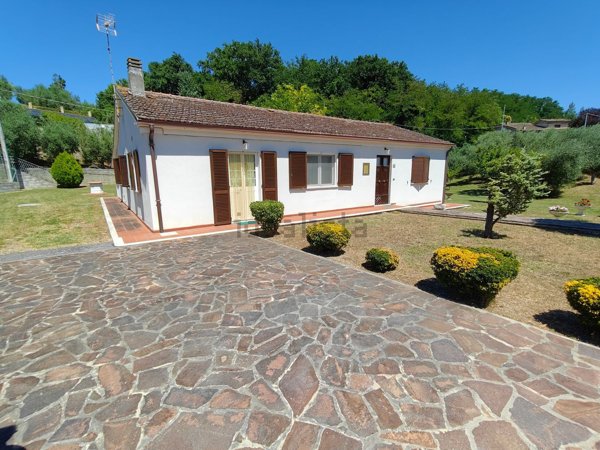 casa indipendente in vendita a Montefelcino in zona Ponte degli Alberi