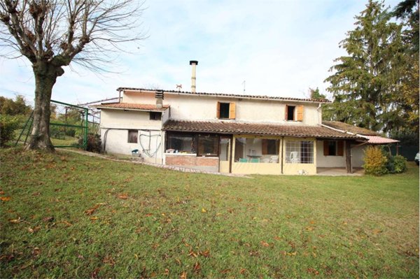 casa indipendente in vendita a Montefelcino