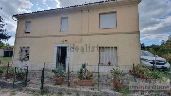 casa indipendente in vendita a Montefelcino