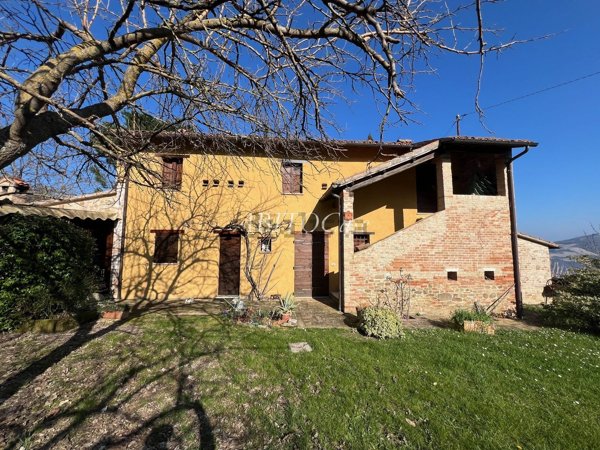 casa indipendente in vendita a Montefelcino in zona Monteguiduccio